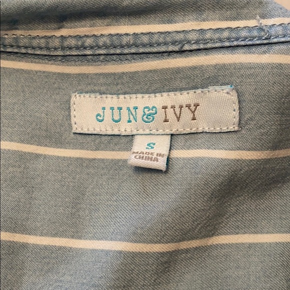 Brand new baseball button up - Picture 4 of 4